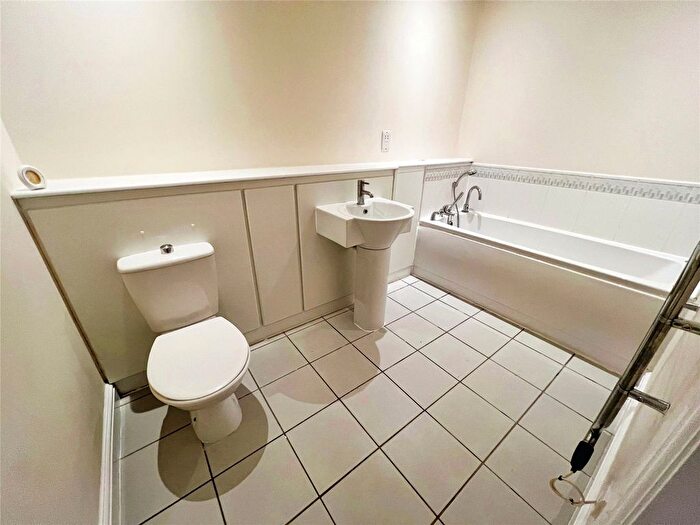 2 Bedroom Flat To Rent In Bravery Court, Liverpool, Merseyside, L19