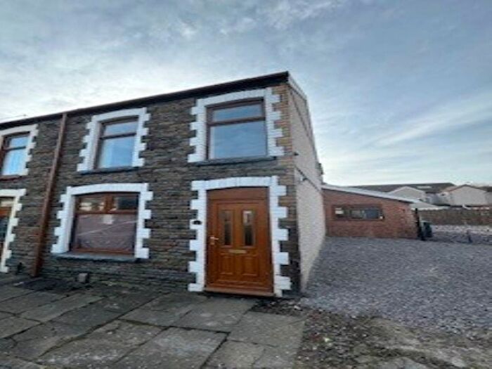 3 Bedroom Property To Rent In Southgate Street, Neath, SA11