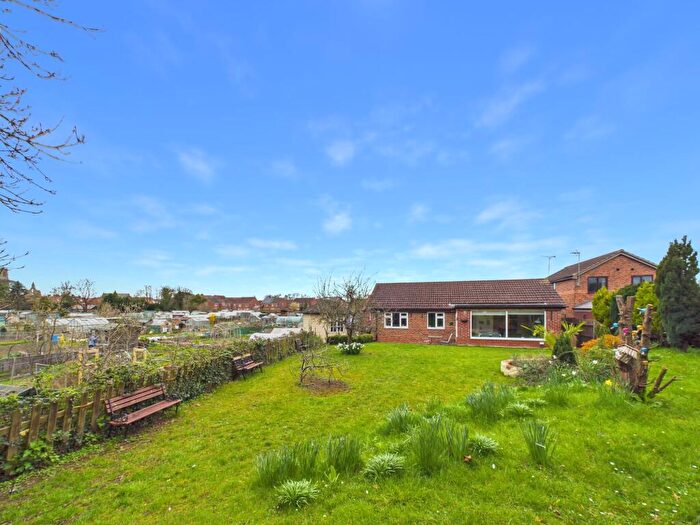 4 Bedroom Detached Bungalow For Sale In Beck Close, Howden, DN14