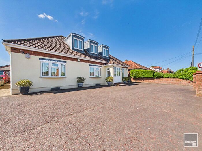 6 Bedroom Detached House For Sale In Grove Avenue, Costessey, NR5