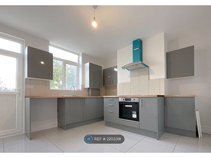 3 Bedroom Terraced House To Rent In Oliver Street, Mexborough, S64