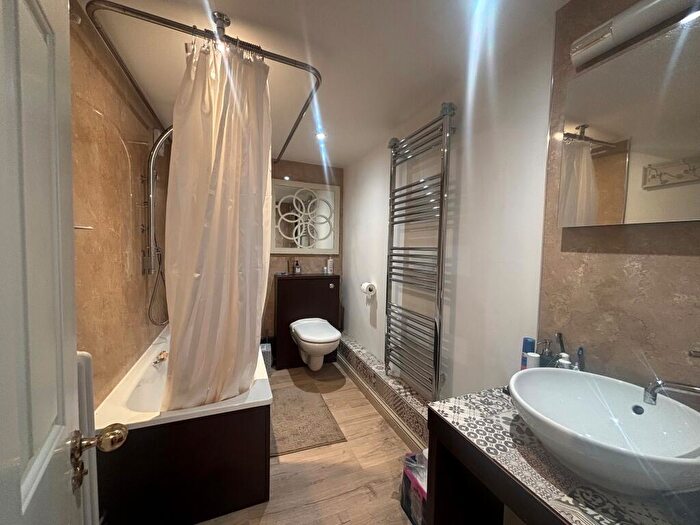 1 Bedroom Flat To Rent In Pennsylvania Road, Exeter, EX4