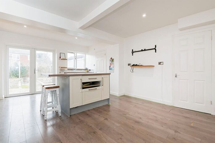 3 Bedroom Detached House For Sale In Mapleton Road, Hedge End, Southampton, SO30