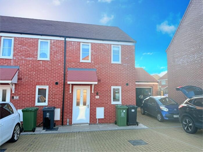 2 Bedroom End Of Terrace House To Rent In Adams Drive, Bradwell, NR31