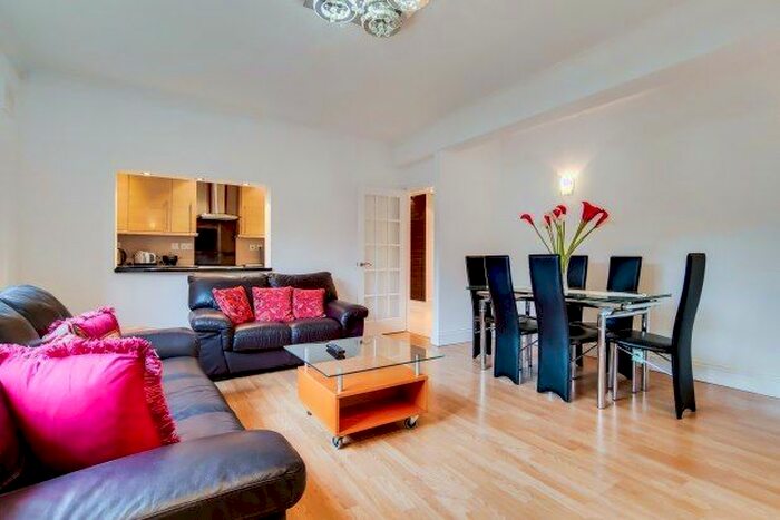 2 Bedroom Flat To Rent In Cromwell Road, London, SW5