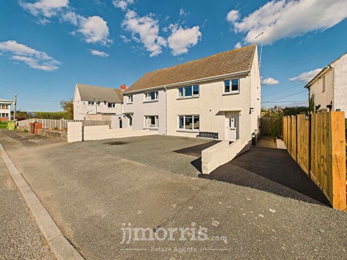 3 Bedroom Semi-Detached House For Sale In Erwlas, Parcllyn, SA43