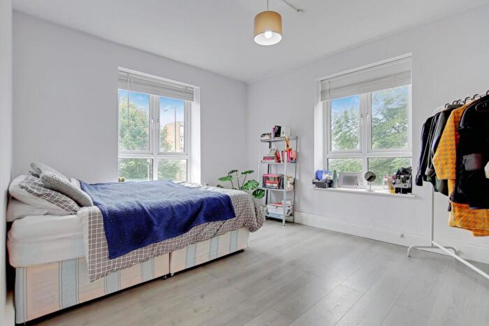 4 Bedroom Flat To Rent In Upper Clapton Road, Clapton, E5