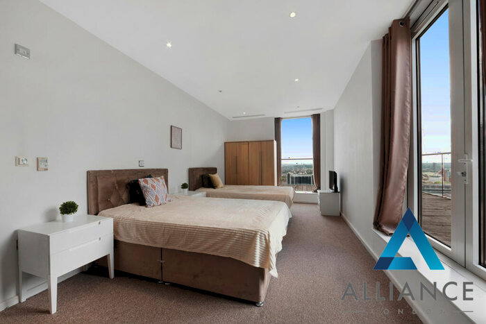 2 Bedroom Flat To Rent In Ability Place, Canary Wharf, E14