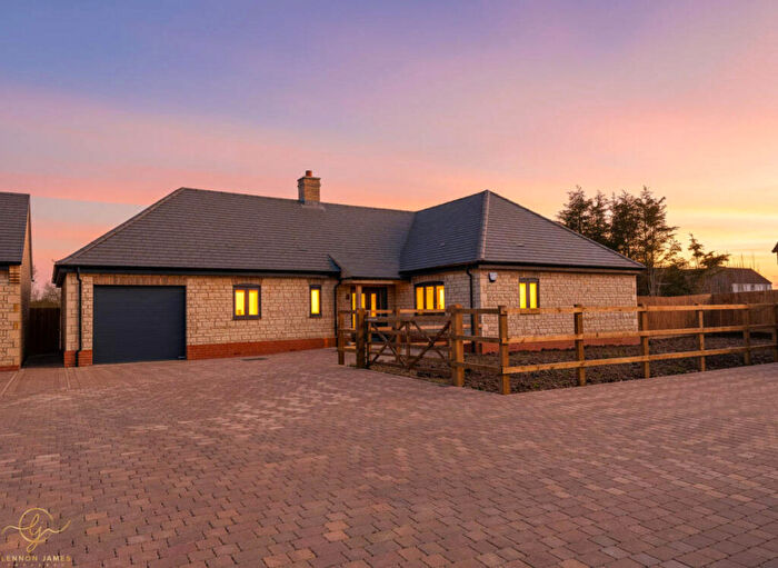 4 Bedroom Detached Bungalow For Sale In Poplar Gardens, Eastrea, PE7