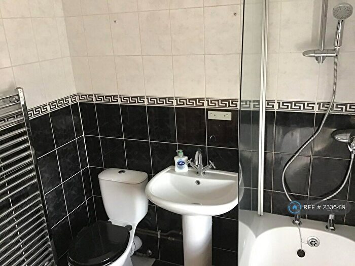 4 Bedroom Terraced House To Rent In North Lodge Avenue, Harrogate, HG1