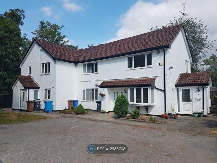 2 Bedroom Flat To Rent In Worsley, Manchester, M28