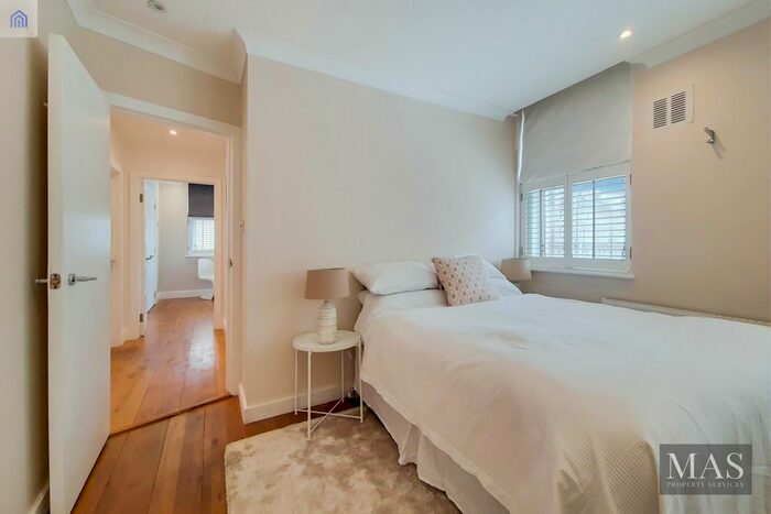 2 Bedroom Flat To Rent In Drayton Gardens, London, SW10