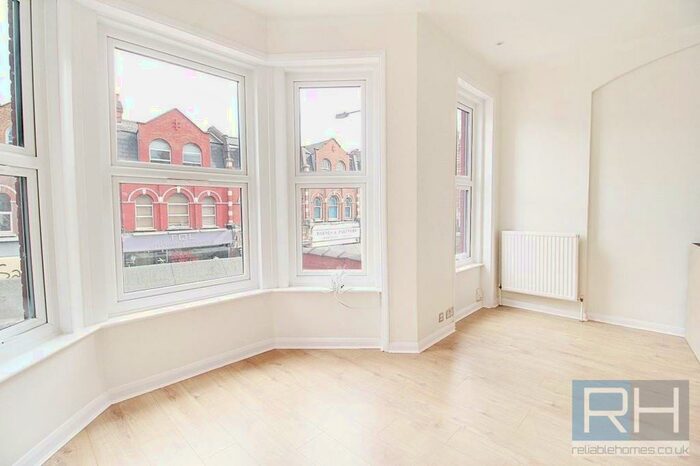 2 Bedroom Flat To Rent In Topsfield Parade, Crouch End, London, N8