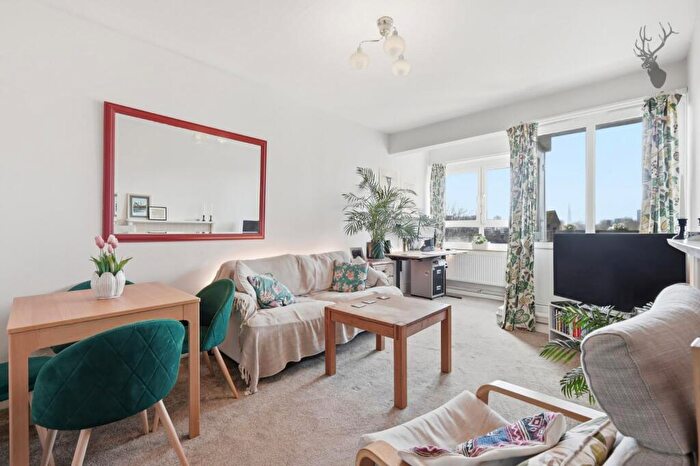 1 Bedroom Flat For Sale In Galveston House, Stepney Green, E1