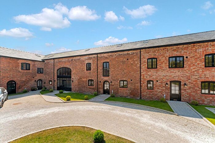 3 Bedroom Barn Conversion For Sale In Aldford Road, Huntington, CH3