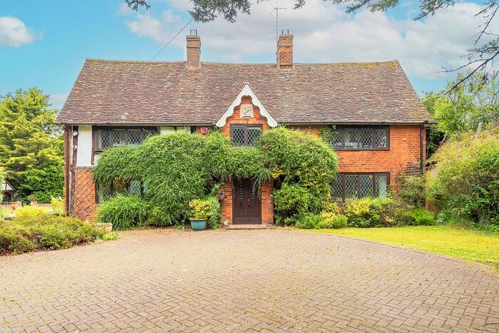 4 Bedroom Detached House For Sale In East Street, Lilley, Luton, LU2