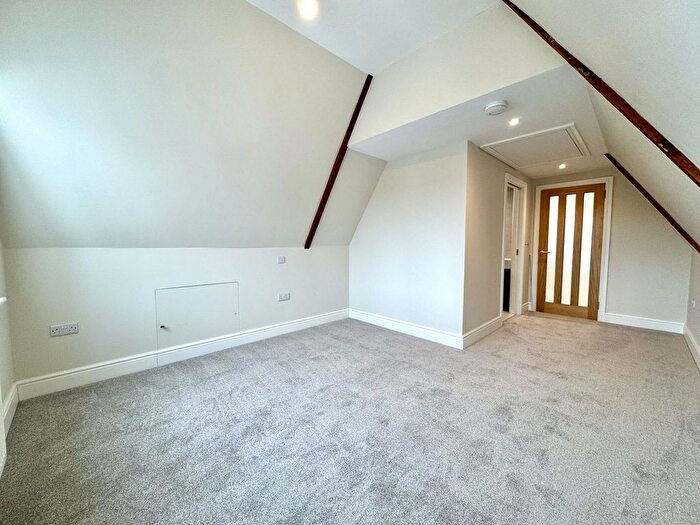 1 Bedroom Flat To Rent In Fore Street, Exeter, EX3