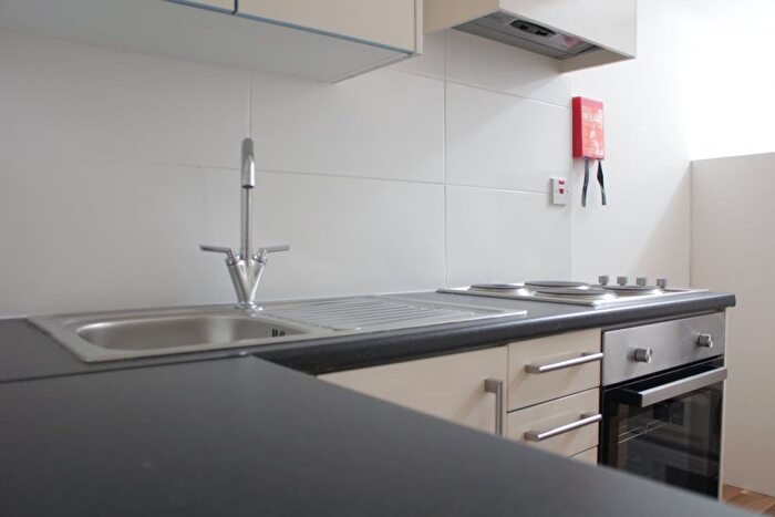 1 Bedroom Flat To Rent In Blythe Road, London, W14