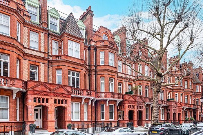 2 Bedroom Flat For Sale In Sloane Gardens, London, SW1W