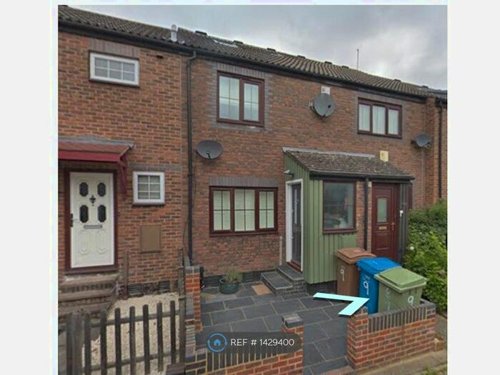 3 Bedroom Terraced House To Rent In Shipwright Road, London, SE16