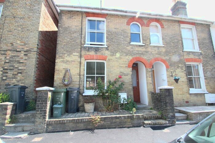 3 Bedroom End Of Terrace House To Rent In Clarence Road, East Cowes, Isle Of Wight, PO32