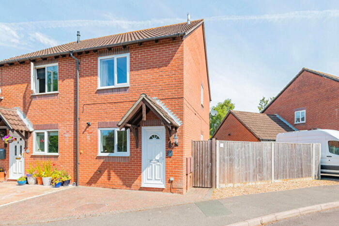 2 Bedroom Semi-Detached House To Rent In Chase Farm Close, Waltham Chase, Southampton, SO32