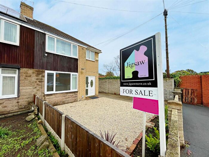 3 Bedroom Semi-Detached House For Sale In Lower Kenyon Street, Thorne, DN8