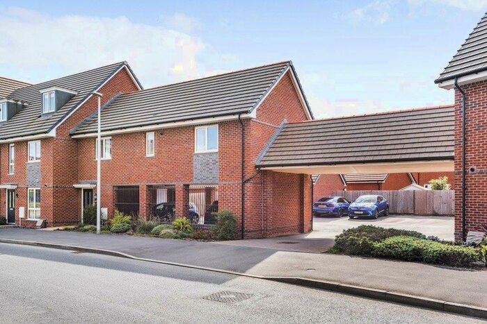 2 Bedroom Apartment To Rent In Fullbrook Avenue, Spencers Wood, Reading, Berkshire, RG7