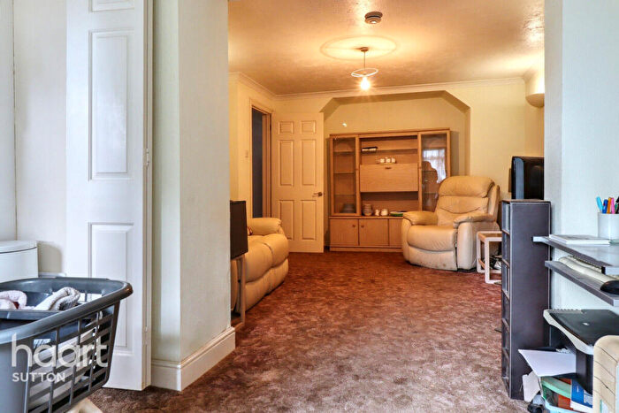 1 Bedroom Maisonette For Sale In Gander Green Lane, Sutton, SM1
