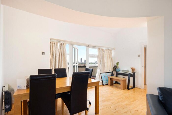 3 Bedroom Flat To Rent In Northey Street, London, E14