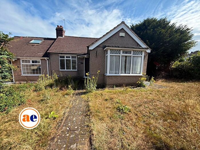 4 Bedroom Bungalow To Rent In Kingswood Avenue, Belvedere, DA17