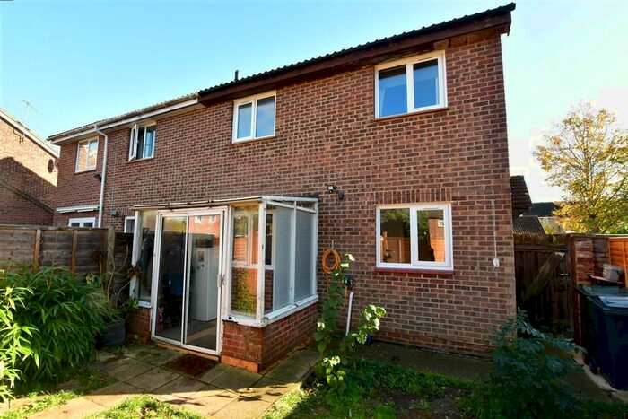 1 Bedroom End Of Terrace House For Sale In Lakemead, Ashford, Kent, TN23