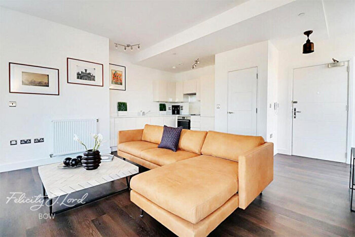 1 Bedroom Apartment For Sale In St Clements Avenue, London, E3