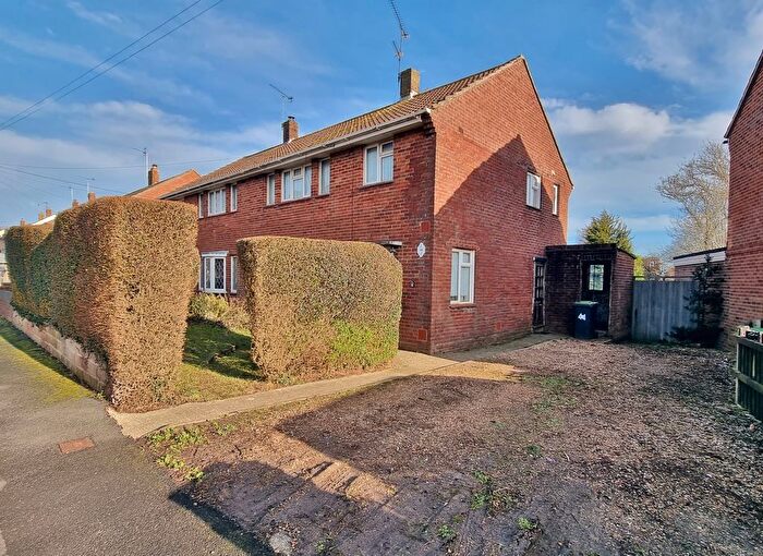 4 Bedroom Semi Detached House For Sale In Newbarn Road, Bedhampton, PO9