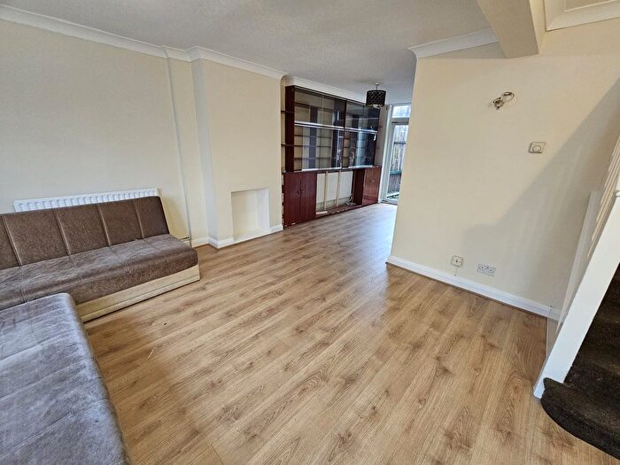 2 Bedroom End Of Terrace House To Rent In Cedars Road, London, E15