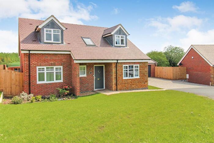 3 Bedroom Detached House For Sale In Stonehouse Crescent, Stanion, NN14