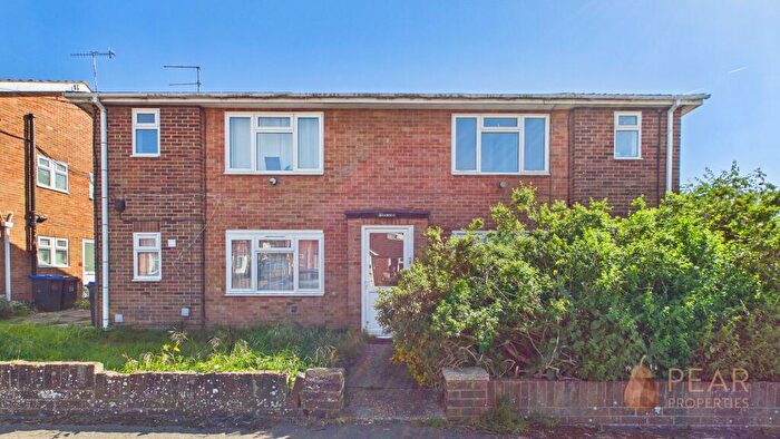 Studio For Sale In Middle Road, Lancing, BN15