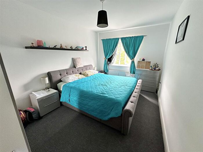 2 Bedroom Flat For Sale In Lawnhurst Avenue, Wythenshawe, Manchester, M23
