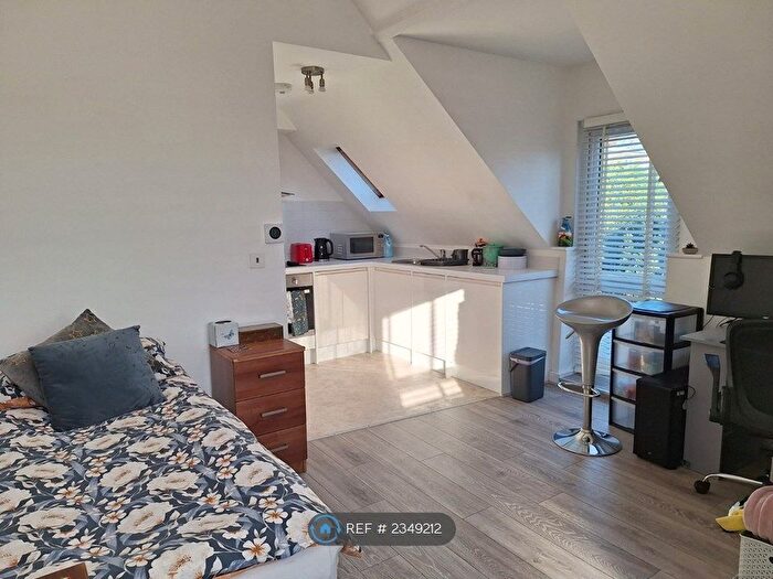 Studio To Rent In Dyke Road, Brighton, BN1