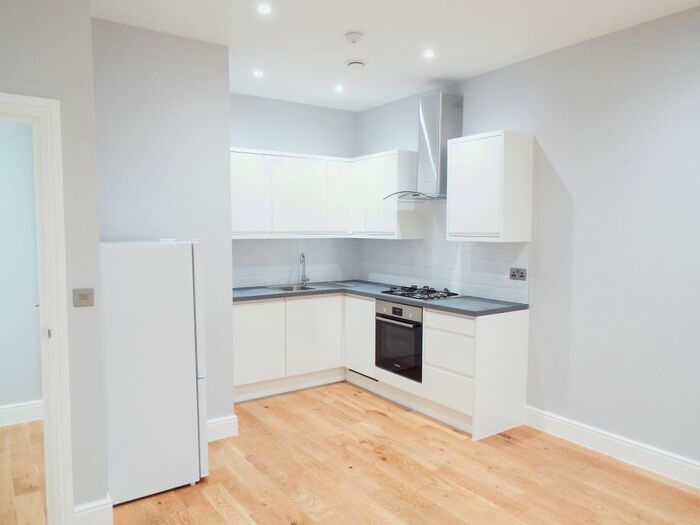 1 Bedroom Flat To Rent In Fishponds Road, Wokingham, RG41