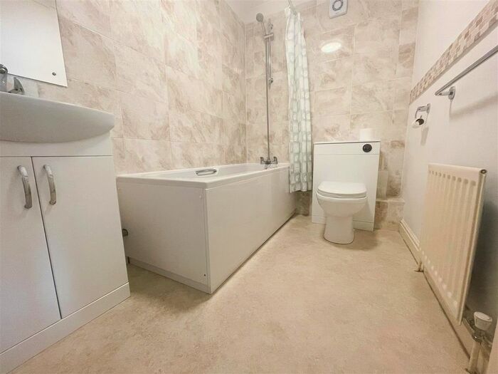 1 Bedroom Flat To Rent In College Close, Grays, RM17