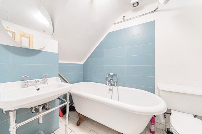2 Bedroom Flat For Sale In Eastdown Park, London, SE13