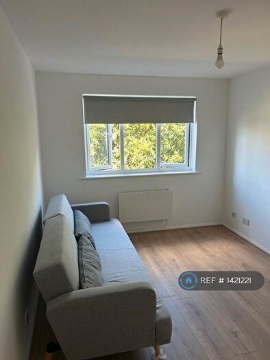 1 Bedroom Flat To Rent In Bridge Meadows, London, SE14