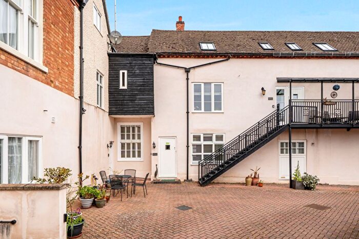 1 Bedroom Flat For Sale In Bridge Street, Pershore, WR10