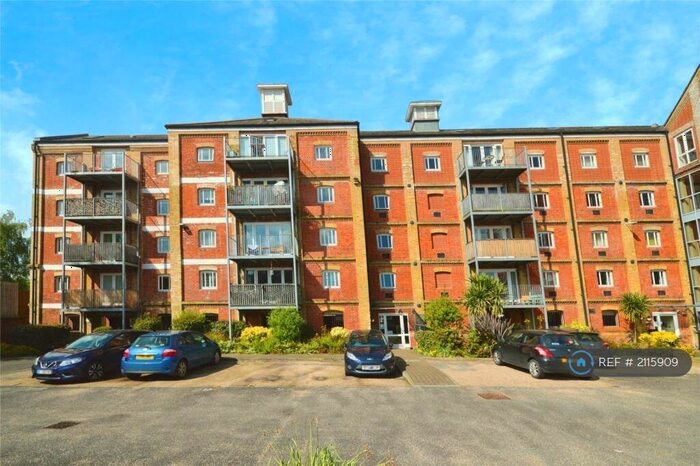 2 Bedroom Flat To Rent In School Lane, Manningtree, CO11