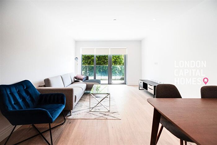 2 Bedroom Flat For Sale In Chapman House, Filmwork Walk, London, W5