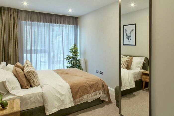 1 Bedroom Apartment To Rent In The Lark, Nine Elms, SW11