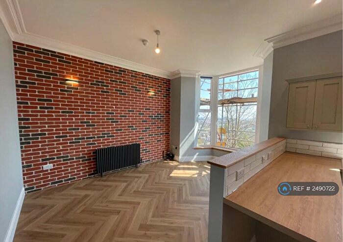 1 Bedroom Flat To Rent In Eaton Crescent, Swansea, SA1