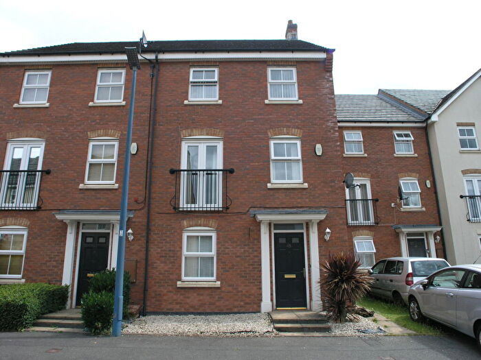 4 Bedroom Semi-Detached House To Rent In Gough Drive, Tipton, DY4