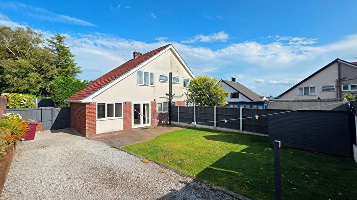 2 Bedroom Semi-Detached House For Sale In Southover, Westhoughton, BL5